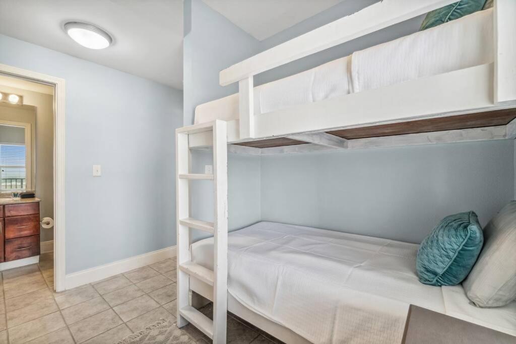Spacious Beach Condo With Gulf Views! Sleeps 8! By Dolce Vita Getaways Pcb Panama City Beach Eksteriør bilde